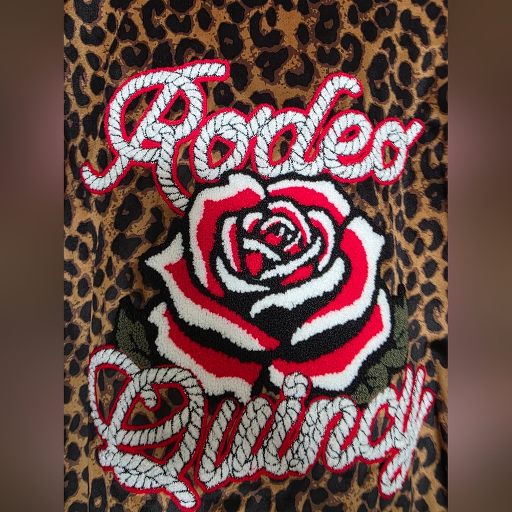 New w/o Tags Rodeo Quincy Leopard Bomber Soft Jacket with Red Rose Patch Large - Picture 5 of 6
